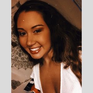 Meet your Posher, Alexandra